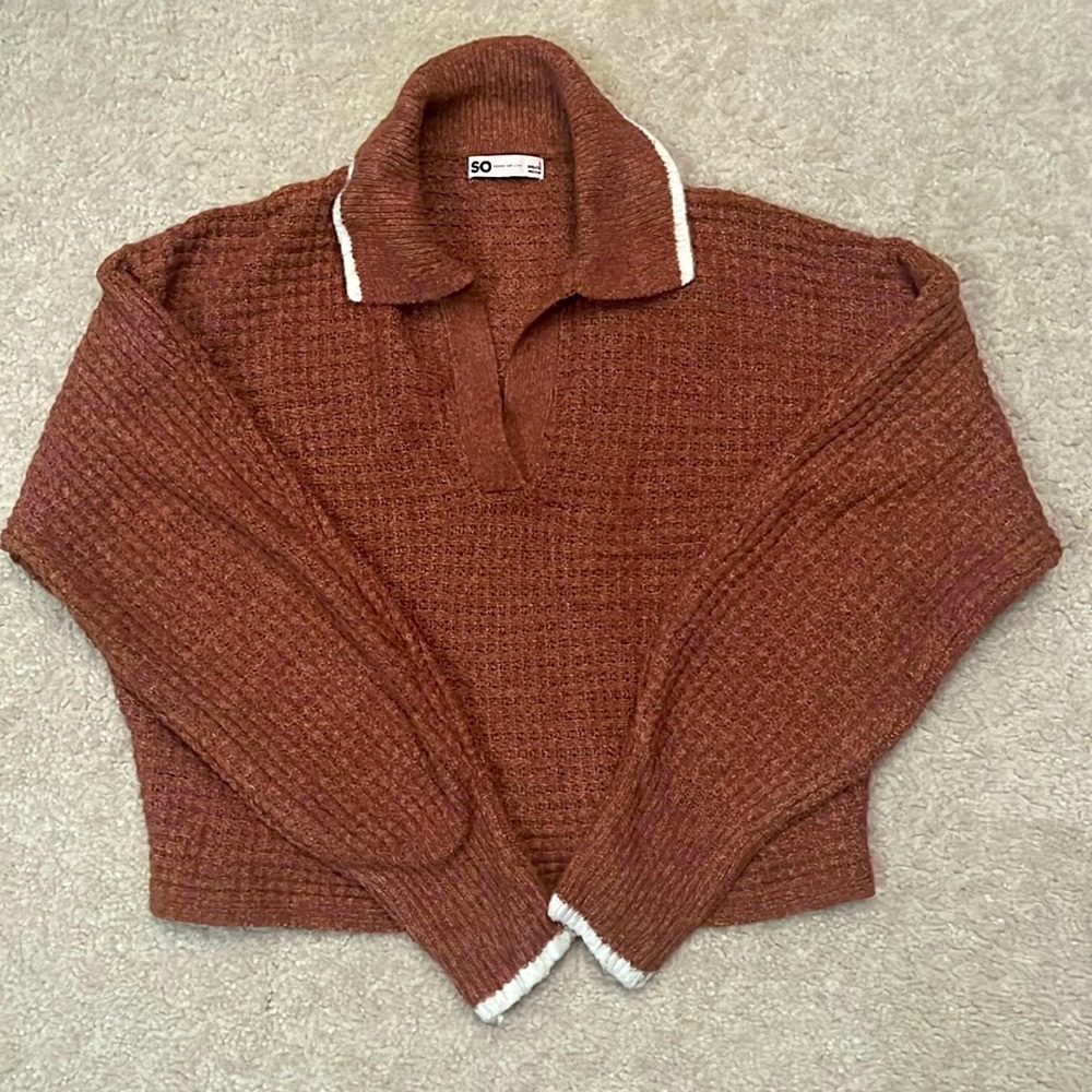 SO size S collared crop top